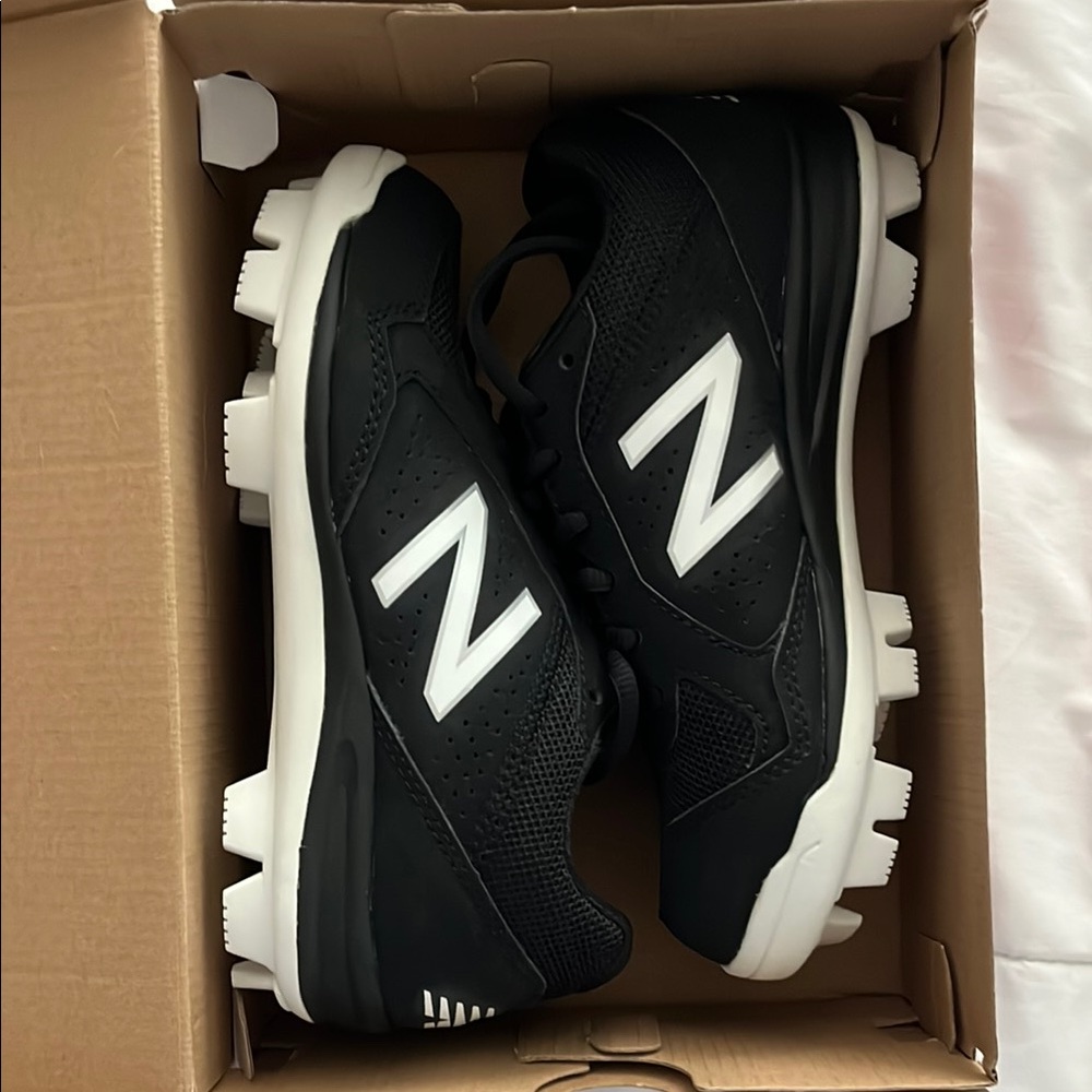 New Balance Baseball Cleats Size 1 New In Box
